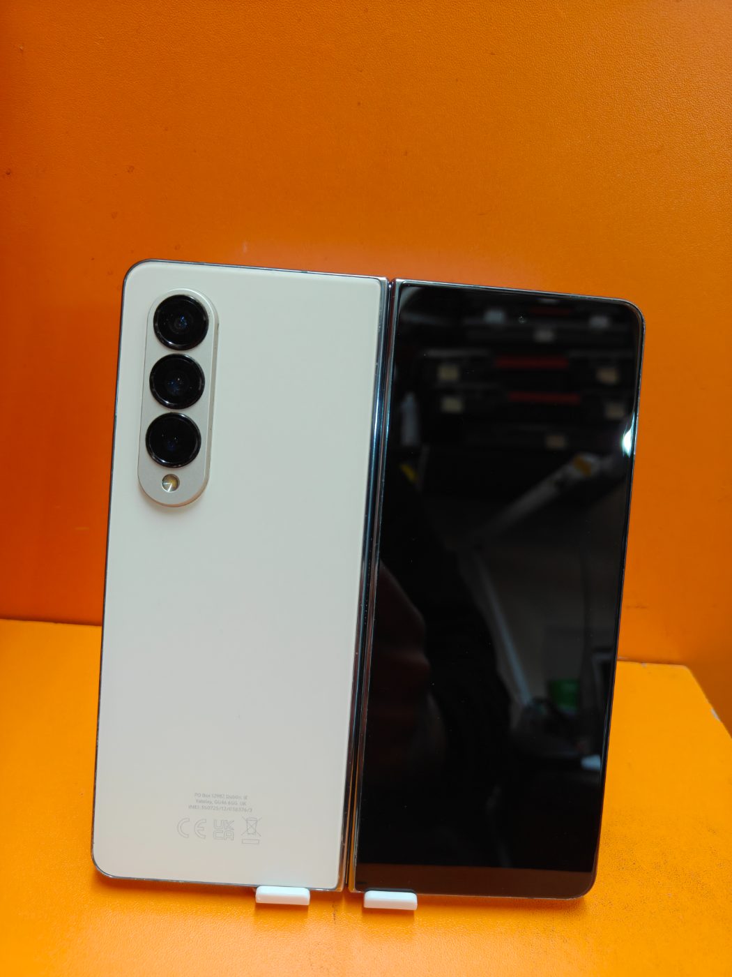 2ND HAND SAMSUNG Z FOLD 4 512GB (BEIGE BACK - GRAY FRAME) thumbnail 4